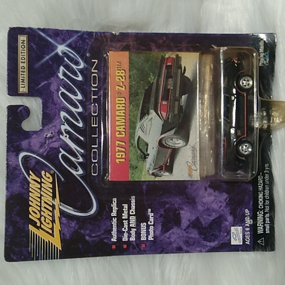 (A-1) Johnny Lightning 1977 Camaro Die Cast Camaro Collection Vtg
